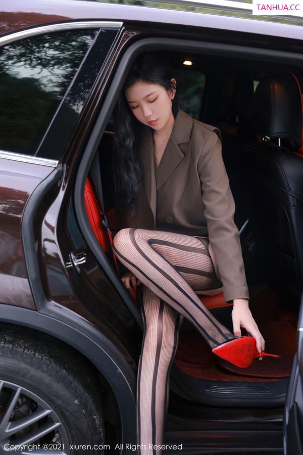 李雅柔  [XiuRen]高清写真图 2021.11.08 No.4179 李雅柔182CM第26张图片